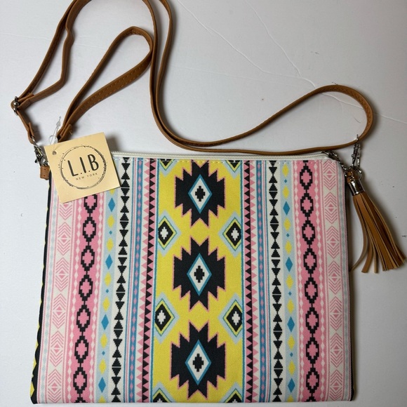 L.I.B. New York Aztec Print Clutch & Cross Body Bag - Picture 2 of 6